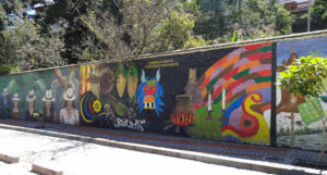 Bunte Wand in Cuenca