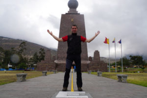 Am Äquatordenkmal Mitad del Mundo