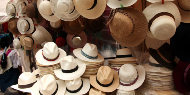 Panamahüte auf dem Markt in Otavalo