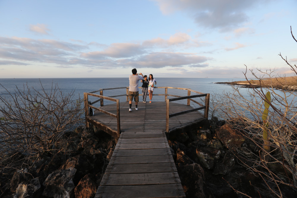 Terrasse mit Ausblick über den Pazifik, Galapagos Insel San Cristóbal