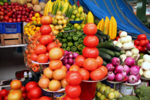 Der Markt besticht mit seiner großen Auswahl an Obst und Gemüs